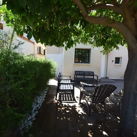 Christos House Ferienhaus
