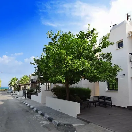 Christos House Ferienhaus