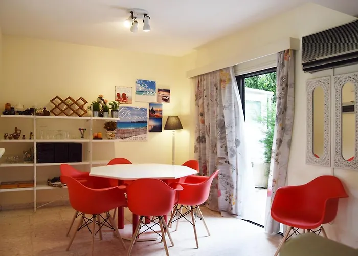 Christos House Feriehus Larnaca